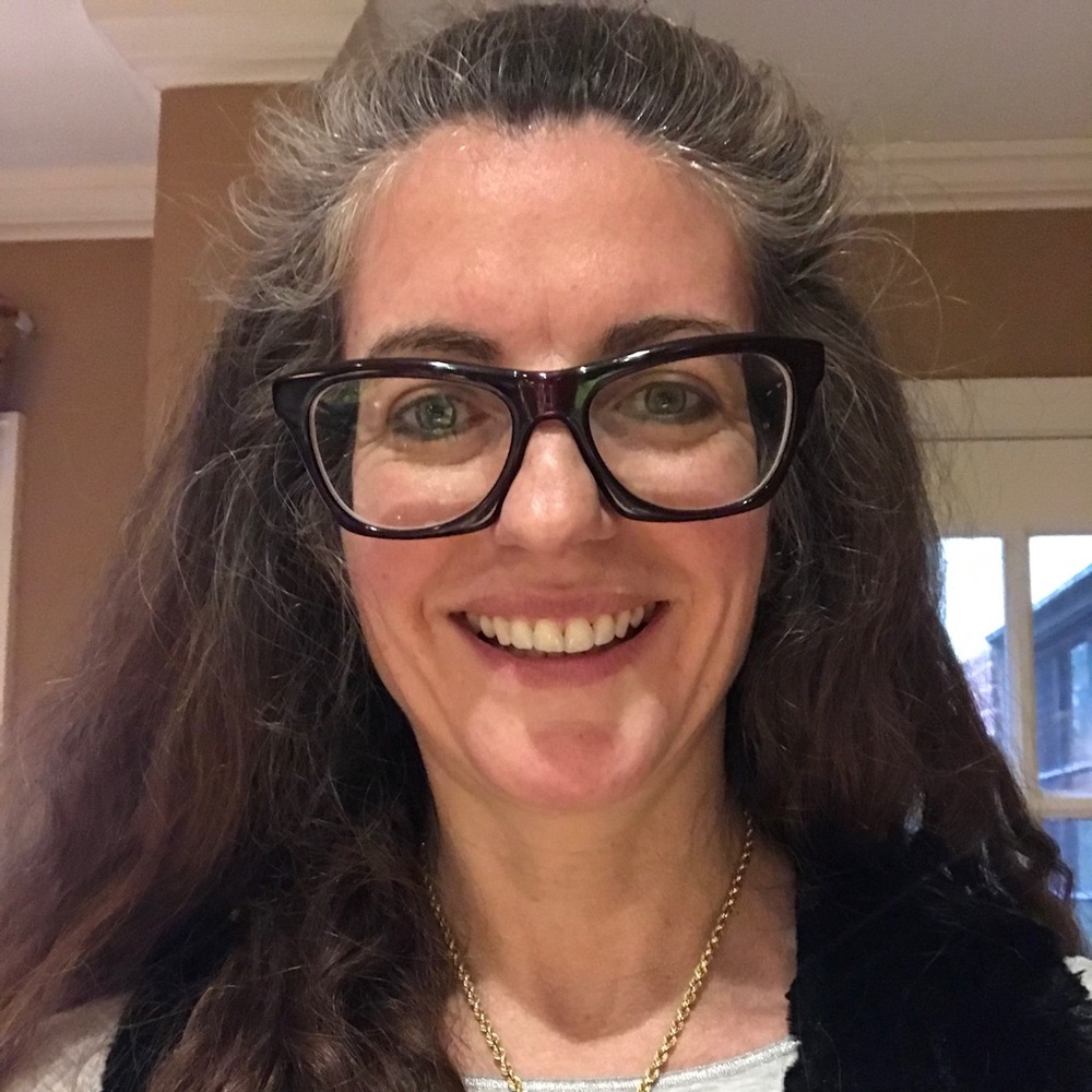 Meet your Posher, Debora